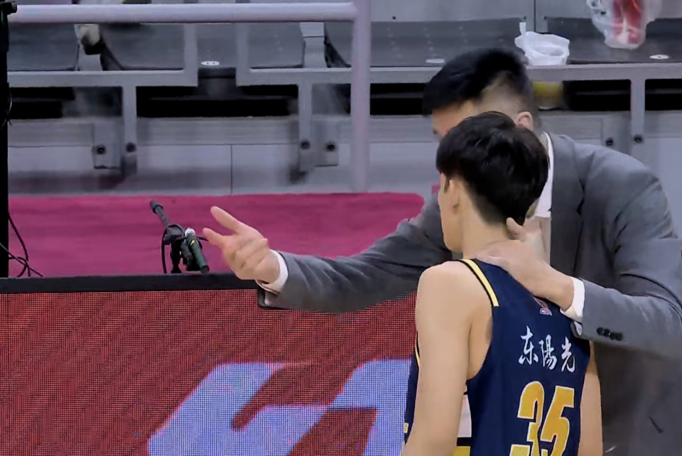 现在广东队, 张皓嘉等攻 现在广东队, 张皓嘉等攻